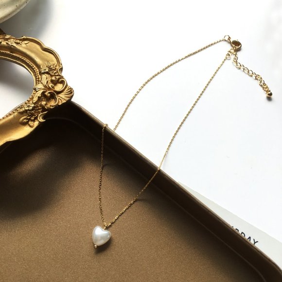 Angel Heart Golden Necklace - Picture 4 of 9